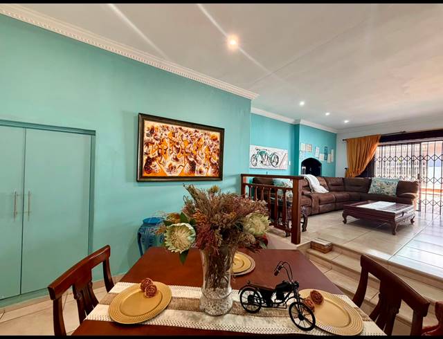 5 BEDROOM FREEHOLD FOR SALE IN MEER EN SEE